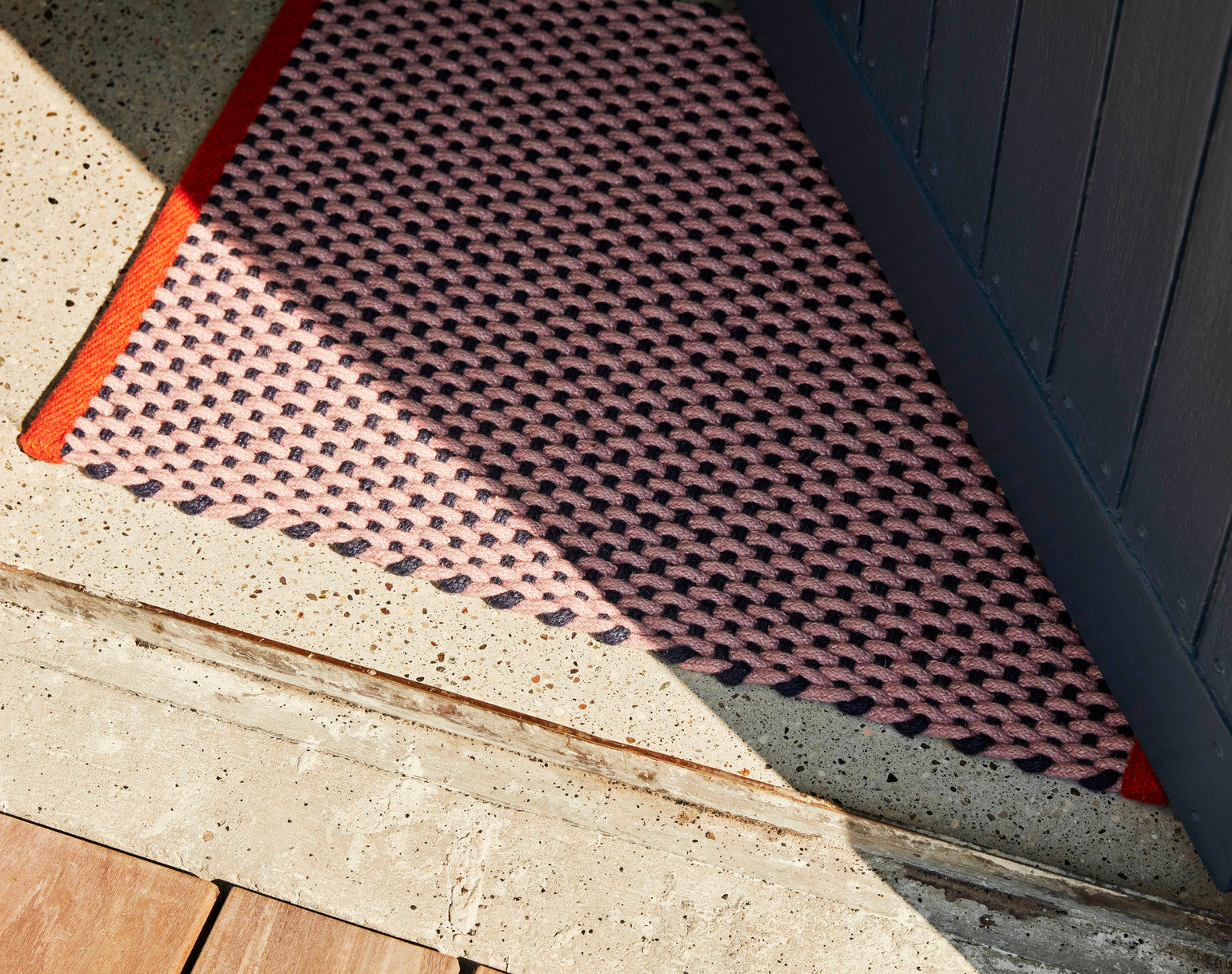 DOOR MAT