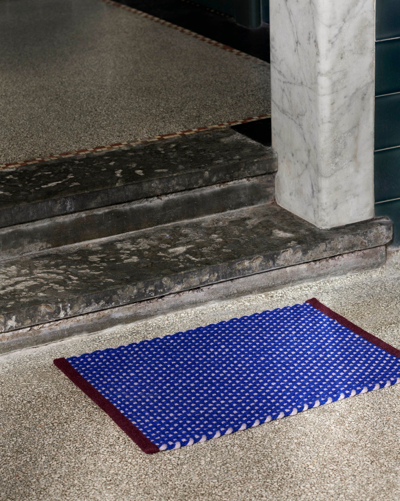 DOOR MAT